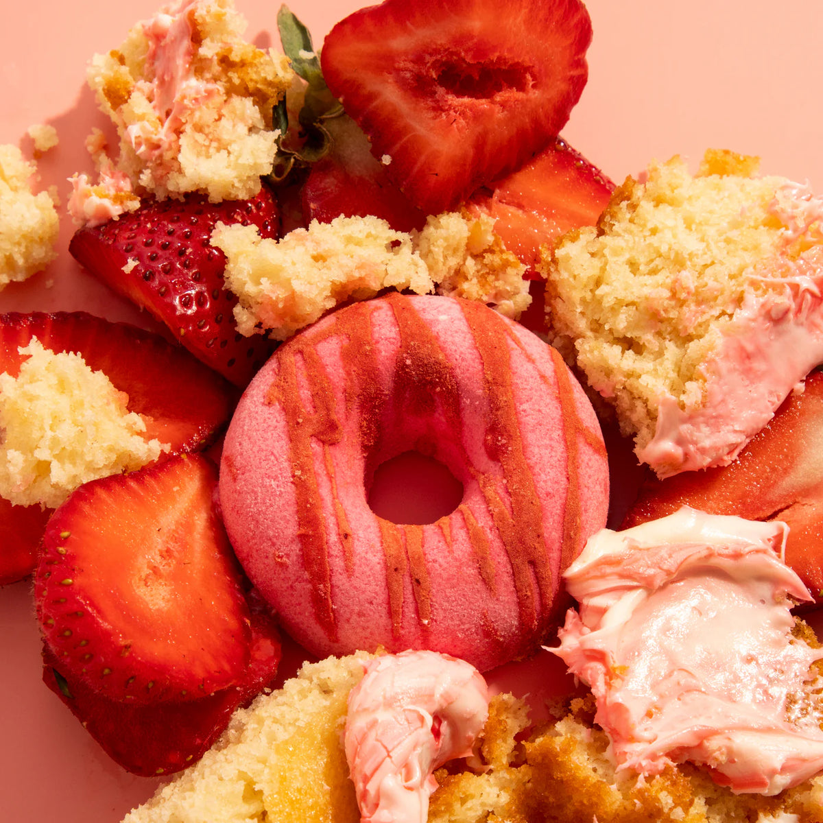 Bath Treats 3 stk. Baðbombur - Strawberry Cake