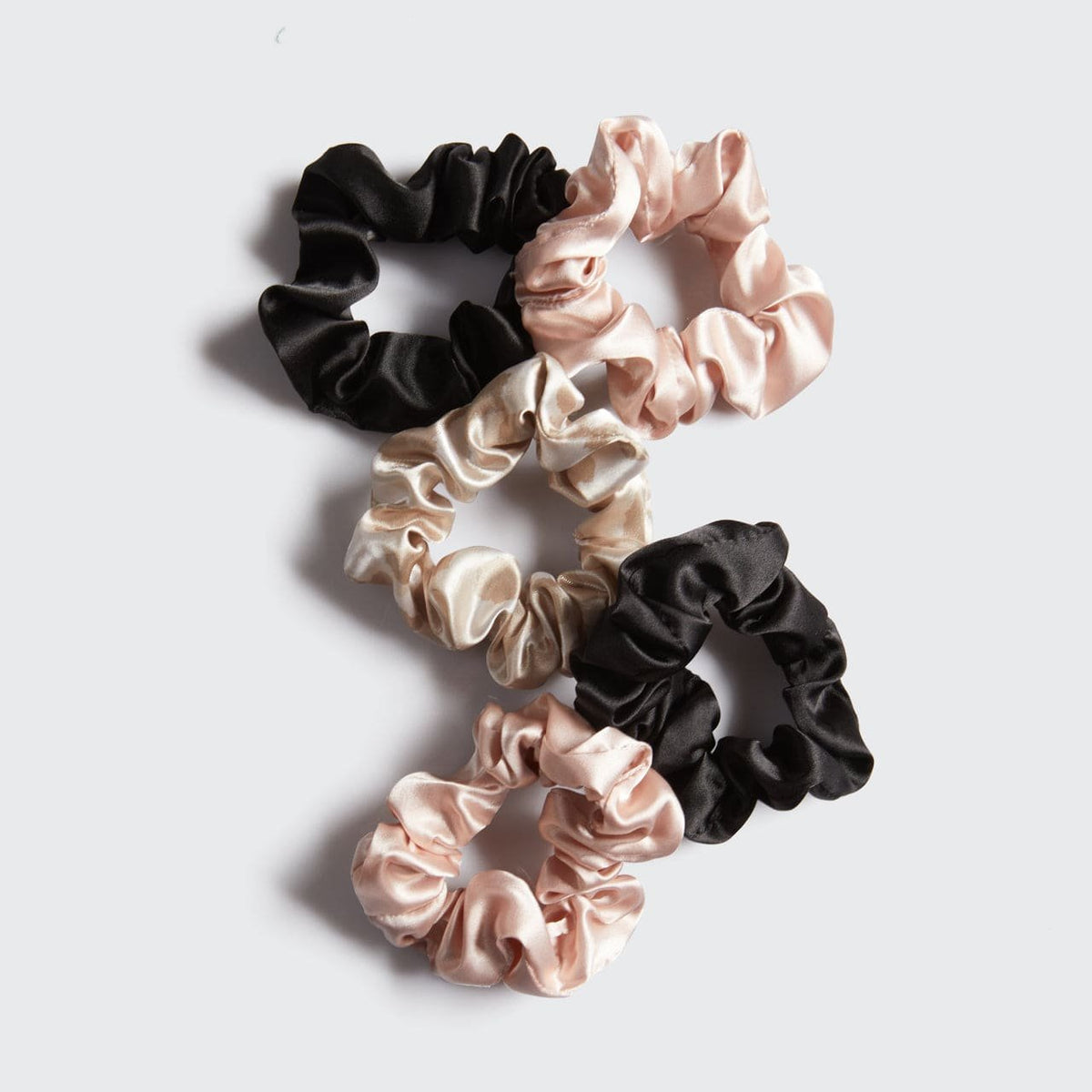 Satín Hárteygjur Scrunchies