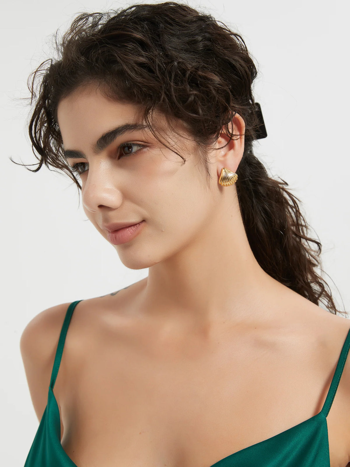 Shell Ear Studs Eyrnalokkar
