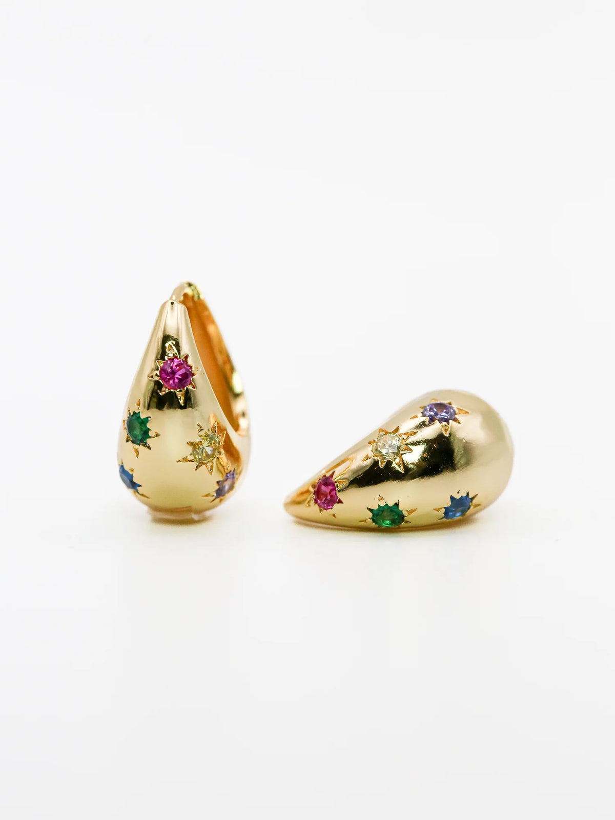 Rainbow Sapphire Dome Hoop Eyrnalokkar