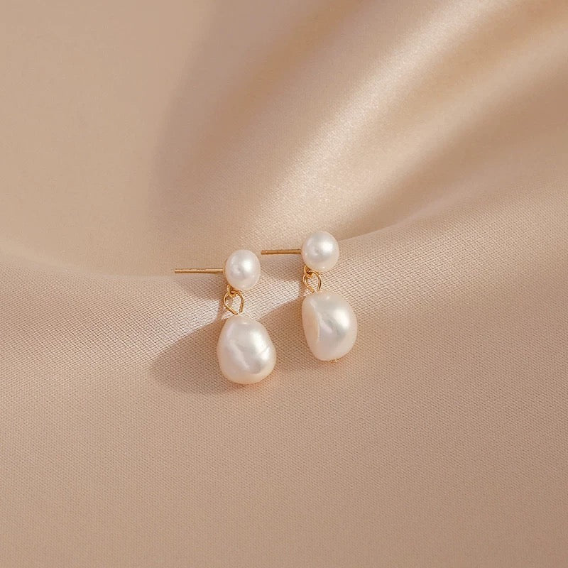 Freshwater Pearl Drop Eyrnalokkar