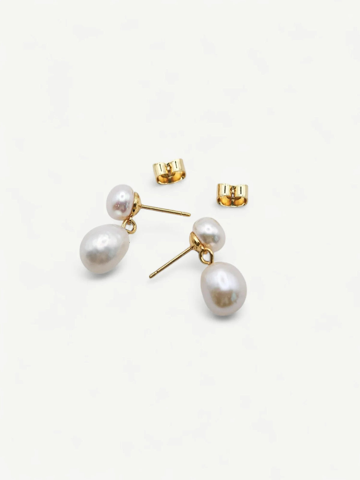 Freshwater Pearl Drop Eyrnalokkar
