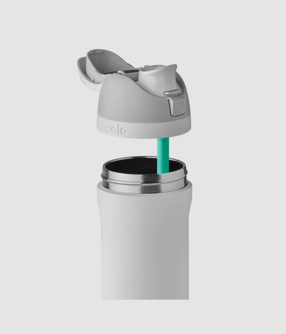 Owala FreeSip® Vatnsbrúsi Shy Marshmallow 24oz.