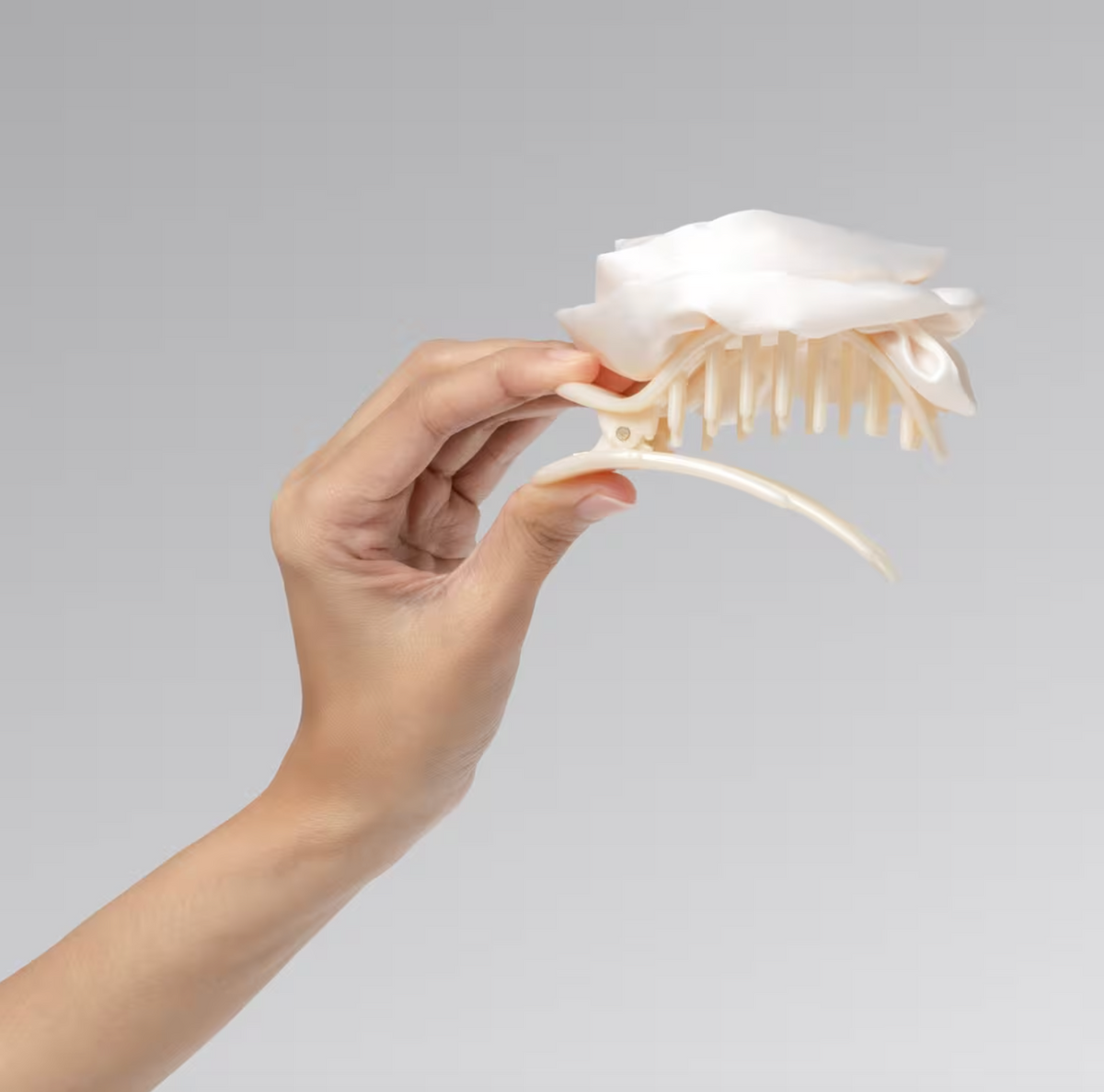 Satin Rosette Medium Flat Cloud Clip Cream