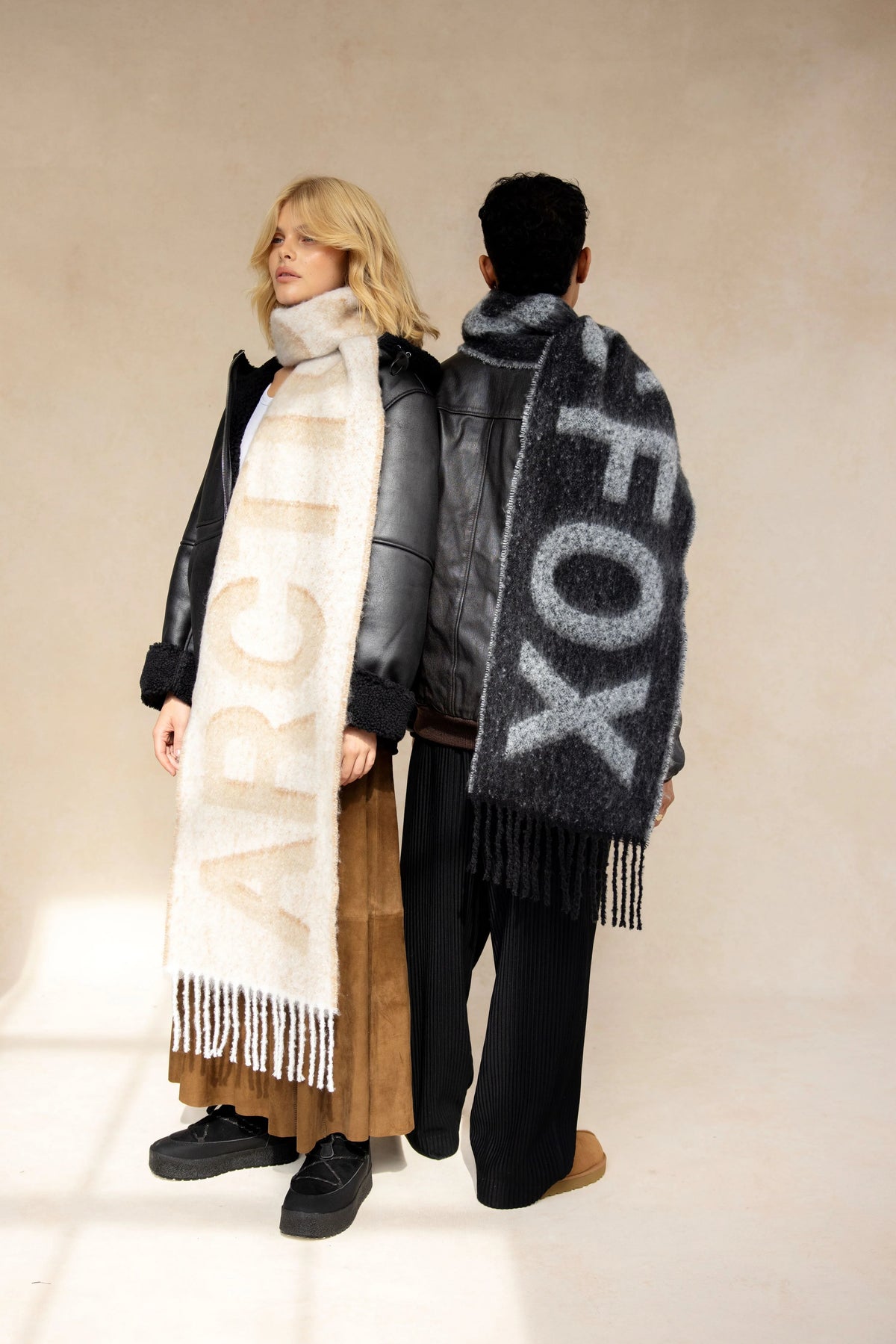 The Logo Scarf - Beige/White