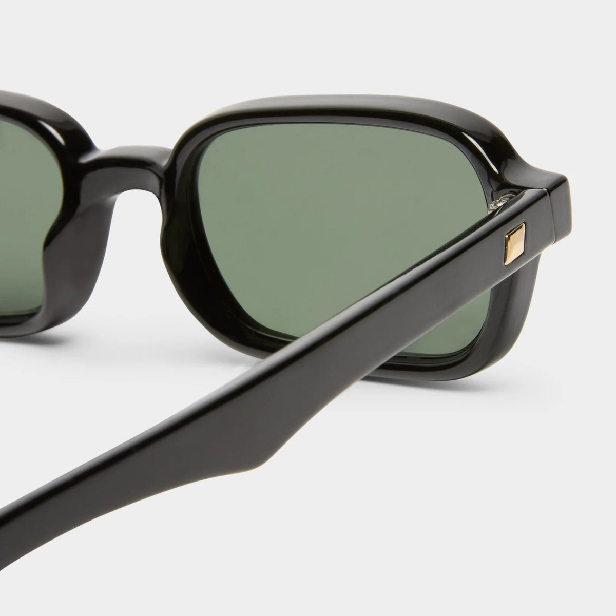 PILFERER | BLACK