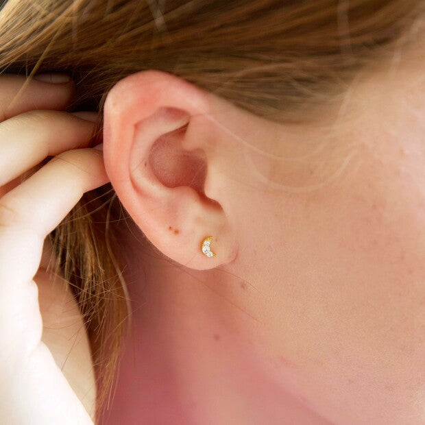 Eyrnalokkar Gold Crystal Moon Stud
