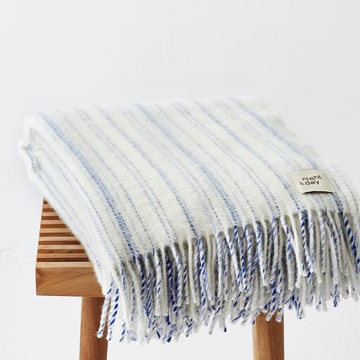 Ullarteppi - Hvítt/Blátt