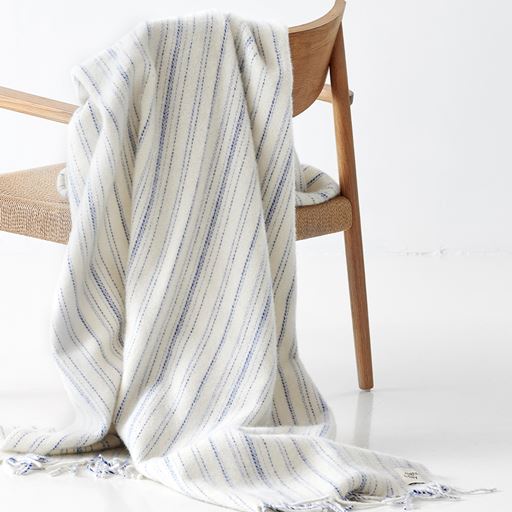 Ullarteppi - Hvítt/Blátt